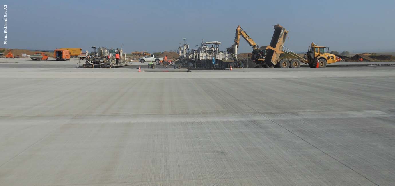 Airport Kassel, Concrete surface, PANTARHIT superplasticizer, PANTAPOR retarding agent, CURING compound