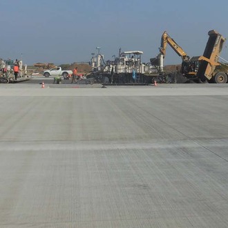 Airport Kassel, Concrete surface, PANTARHIT superplasticizer, PANTAPOR retarding agent, CURING compound